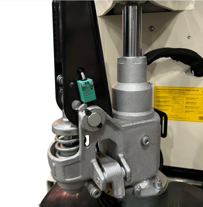 Самоходная тележка с гидравлическим подъемом вил M2 ST15L