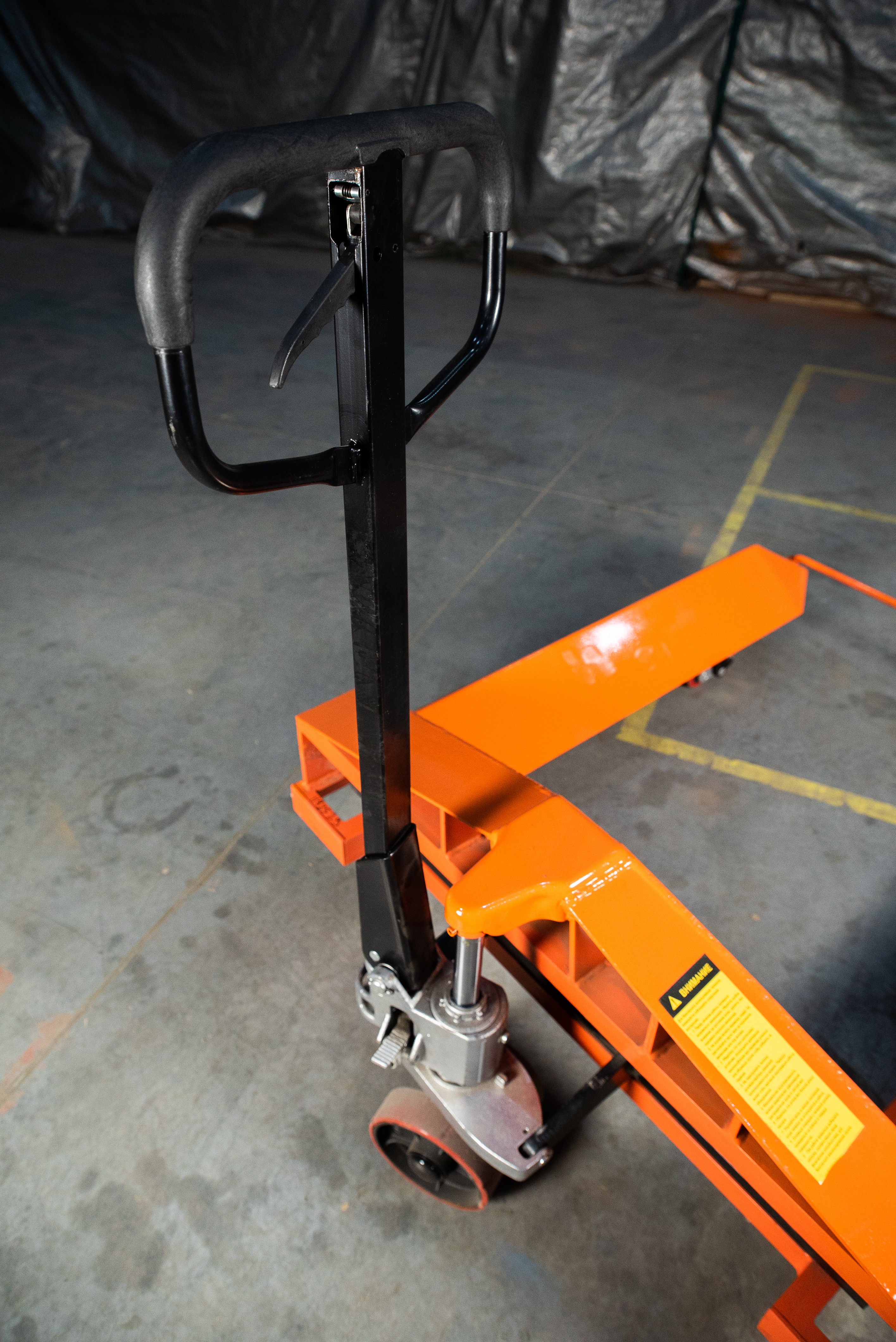 Тележка гидравлическая для рулонов TOR ZT